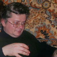 Роман Небола