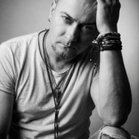 Дмитрий Жаров