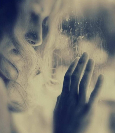 Ты знаешь за окном кружится снег...